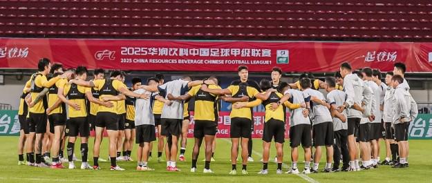 CBA篮球看足球比赛视频：篮球迷如何看足球比赛视频？